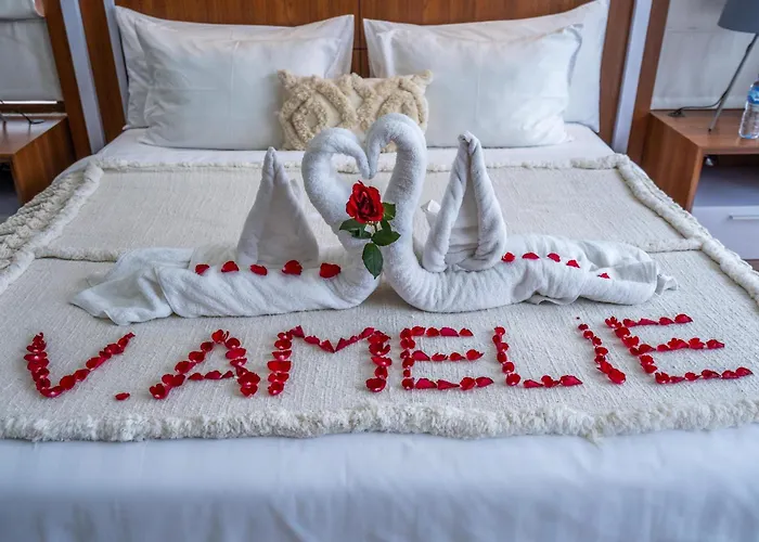 Amelie By Jb *